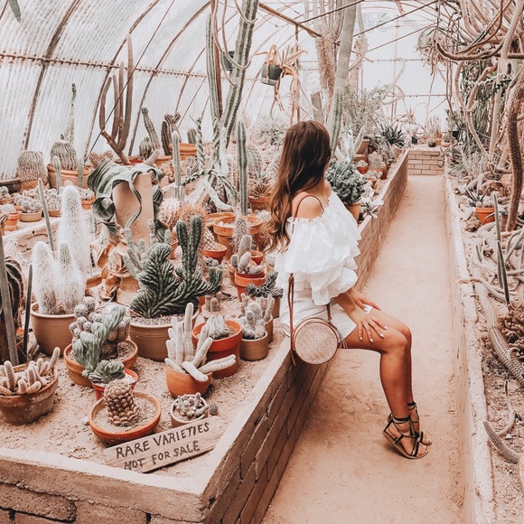 White off the shoulder dress - Picture 1 of 2